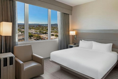 AC Hotel by Marriott Beverly Hills - image 15