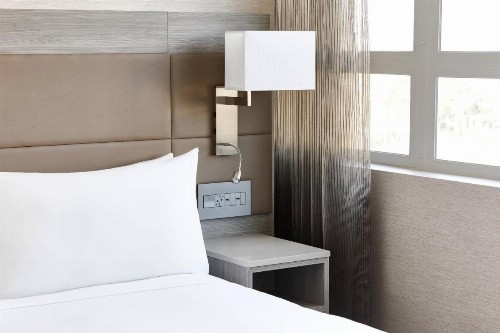 AC Hotel by Marriott Beverly Hills - image 16