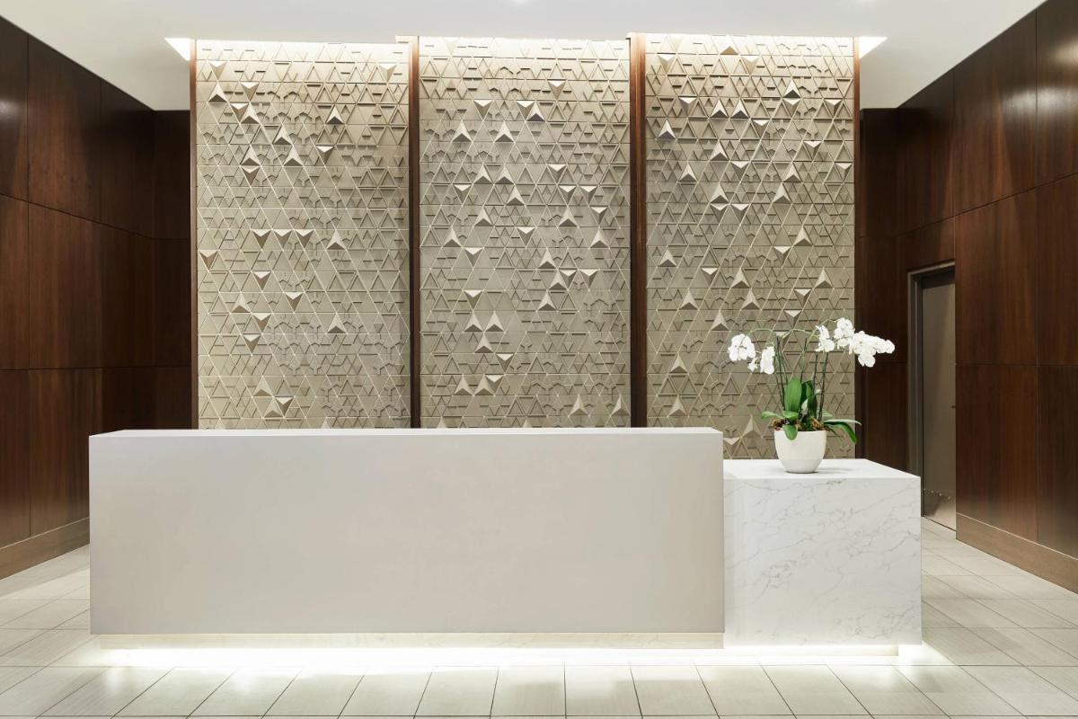 AC Hotel by Marriott Beverly Hills - image 2
