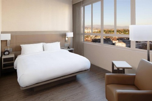 AC Hotel by Marriott Beverly Hills - image 38