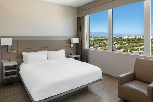 AC Hotel by Marriott Beverly Hills - image 39