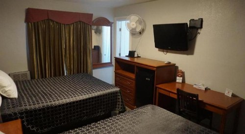 Las Palmas Hotel - image 12