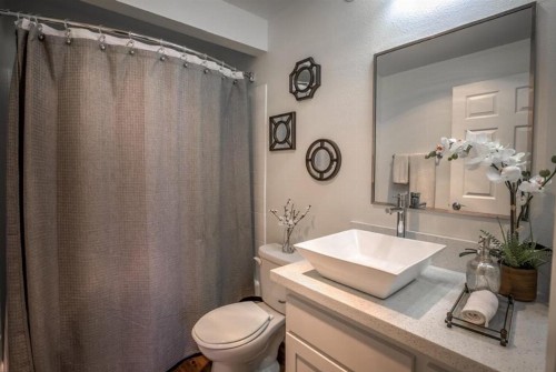 Beverly Hills Adjacent 2-Bedroom Penthouse - image 2