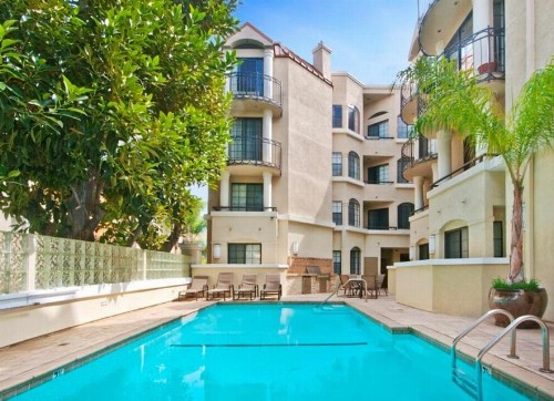 Beverly Hills Adjacent 2-Bedroom Penthouse - image 21