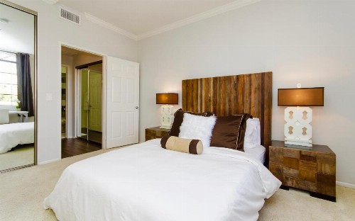 Beverly Hills Adjacent 2-Bedroom Penthouse - image 28