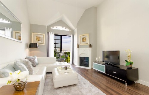 Beverly Hills Adjacent 2-Bedroom Penthouse - image 30