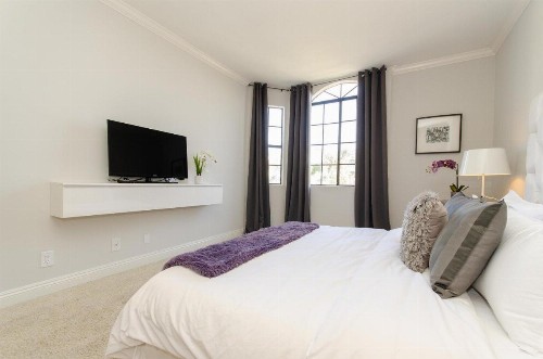 Beverly Hills Adjacent 2-Bedroom Penthouse - image 36