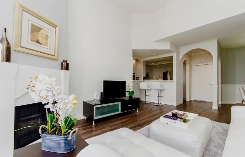 Beverly Hills Adjacent 2-Bedroom Penthouse - image 40
