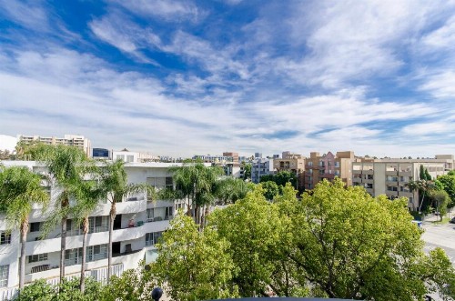 Beverly Hills Adjacent 2-Bedroom Penthouse - image 47
