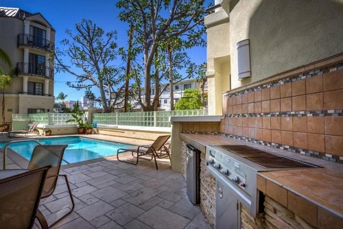 Beverly Hills Adjacent 2-Bedroom Penthouse - image 5