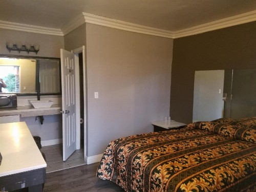 Flight Motel - image 11