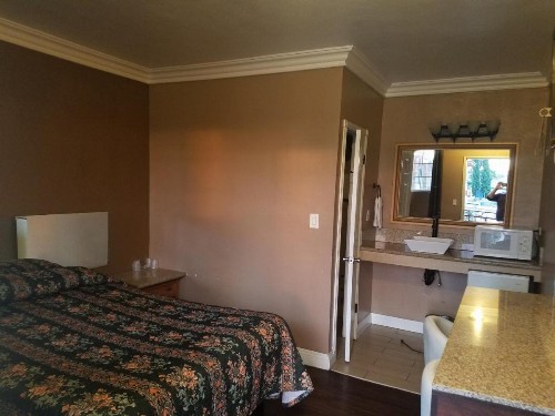Flight Motel - image 15