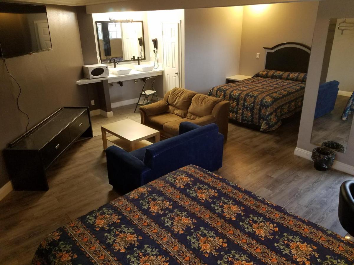 Flight Motel - image 4