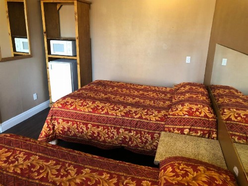 Flight Motel - image 8