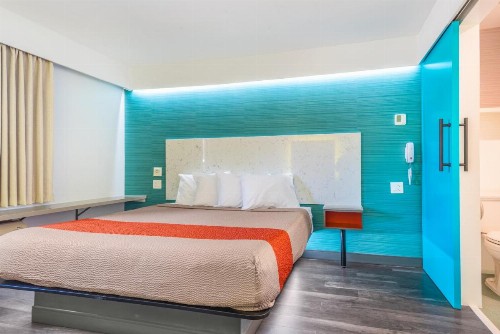 Solo Motel Broadway - image 7