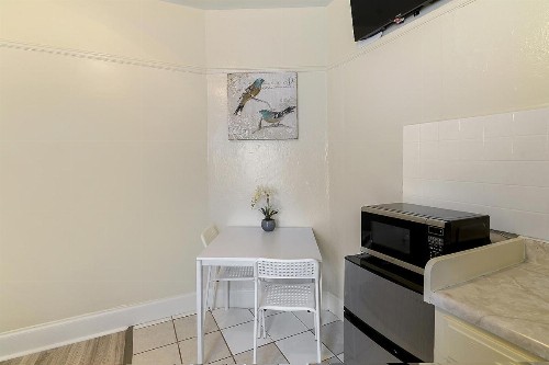 Pads on Pasadena Ave - image 45
