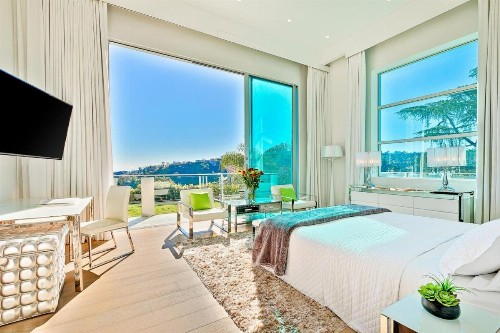 Villa Genesis-HOLLYWOOD ESTATE WITH STUNNING VIEWS - image 11