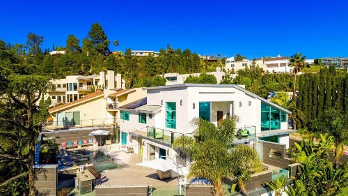 Villa Genesis-HOLLYWOOD ESTATE WITH STUNNING VIEWS - image 12