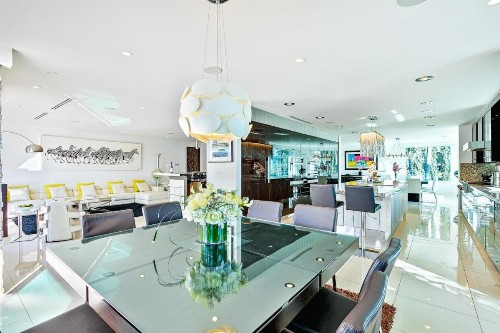 Villa Genesis-HOLLYWOOD ESTATE WITH STUNNING VIEWS - image 14