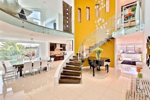 Villa Genesis-HOLLYWOOD ESTATE WITH STUNNING VIEWS - image 8