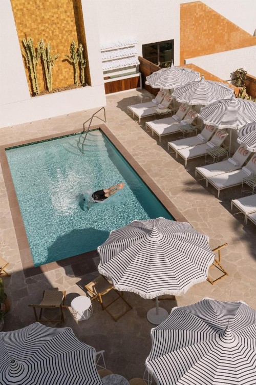 Silver Lake Pool & Inn - image 4