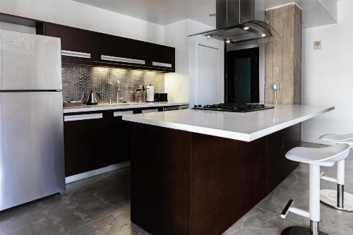 Fashion Loft 2 bedroom Downtown - image 16
