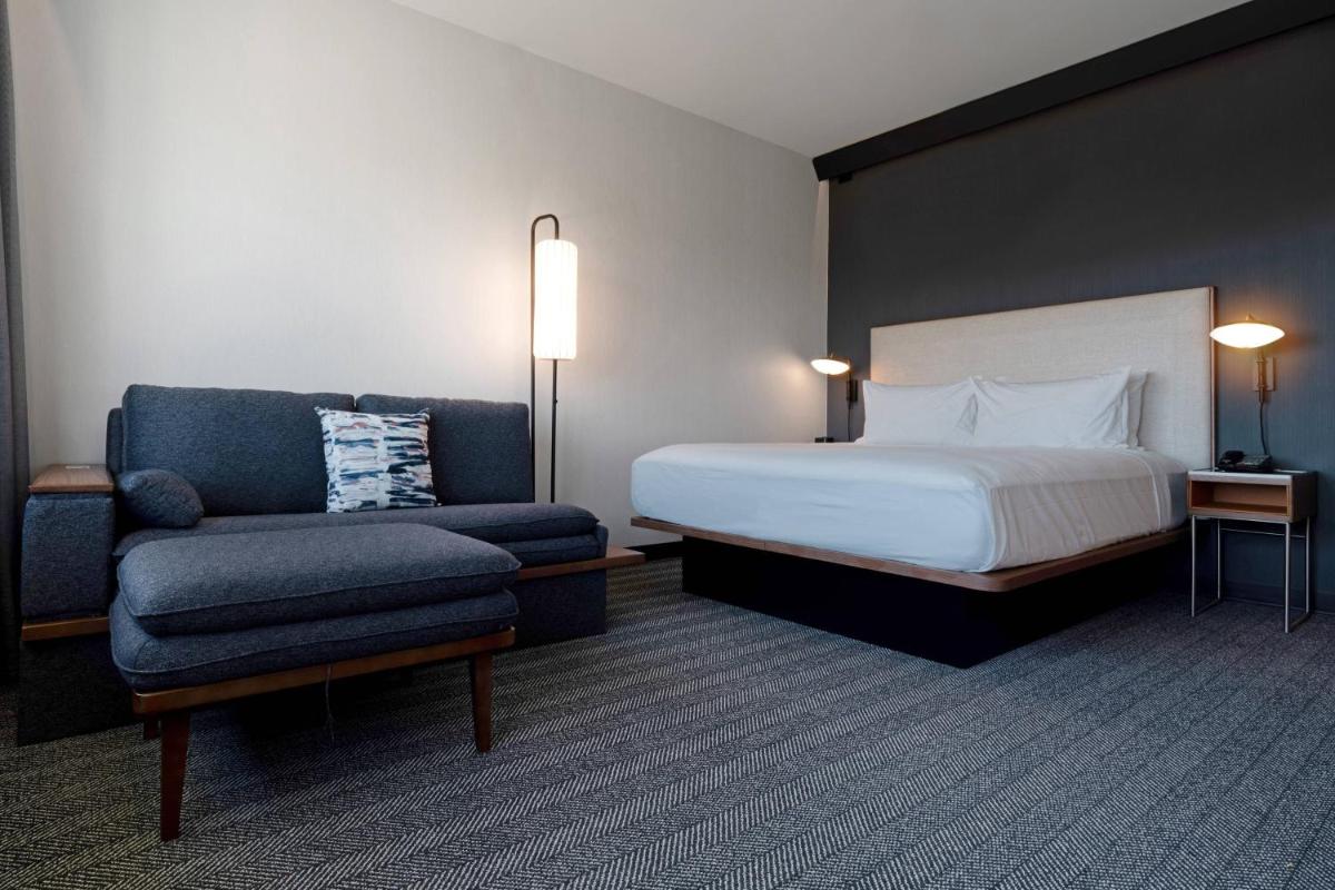 Courtyard by Marriott Marina del Rey - image 2