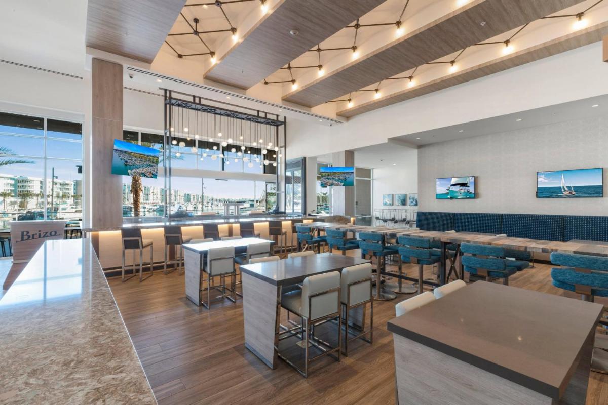 Courtyard by Marriott Marina del Rey - image 3