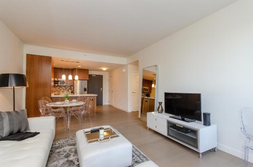 Cityscape Luxury Tower One Bedroom - image 2