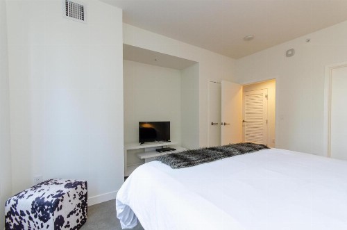 Cityscape Luxury Tower One Bedroom - image 9