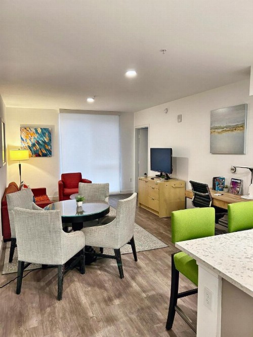 GORGEOUS Hollywood living - image 27