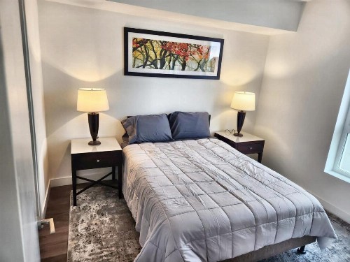 GORGEOUS Hollywood living - image 35