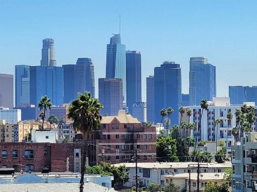 GORGEOUS Hollywood living - image 44