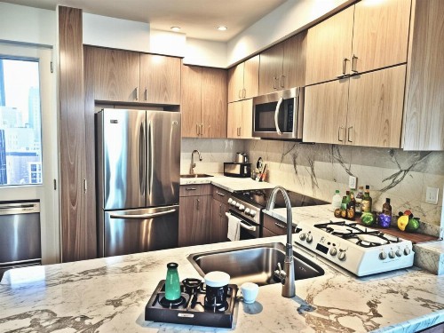 GORGEOUS Hollywood living - image 45