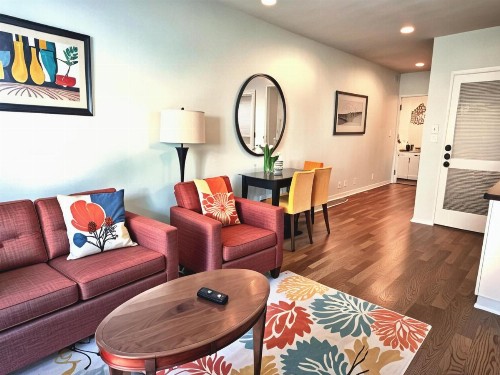 GORGEOUS Hollywood living - image 6
