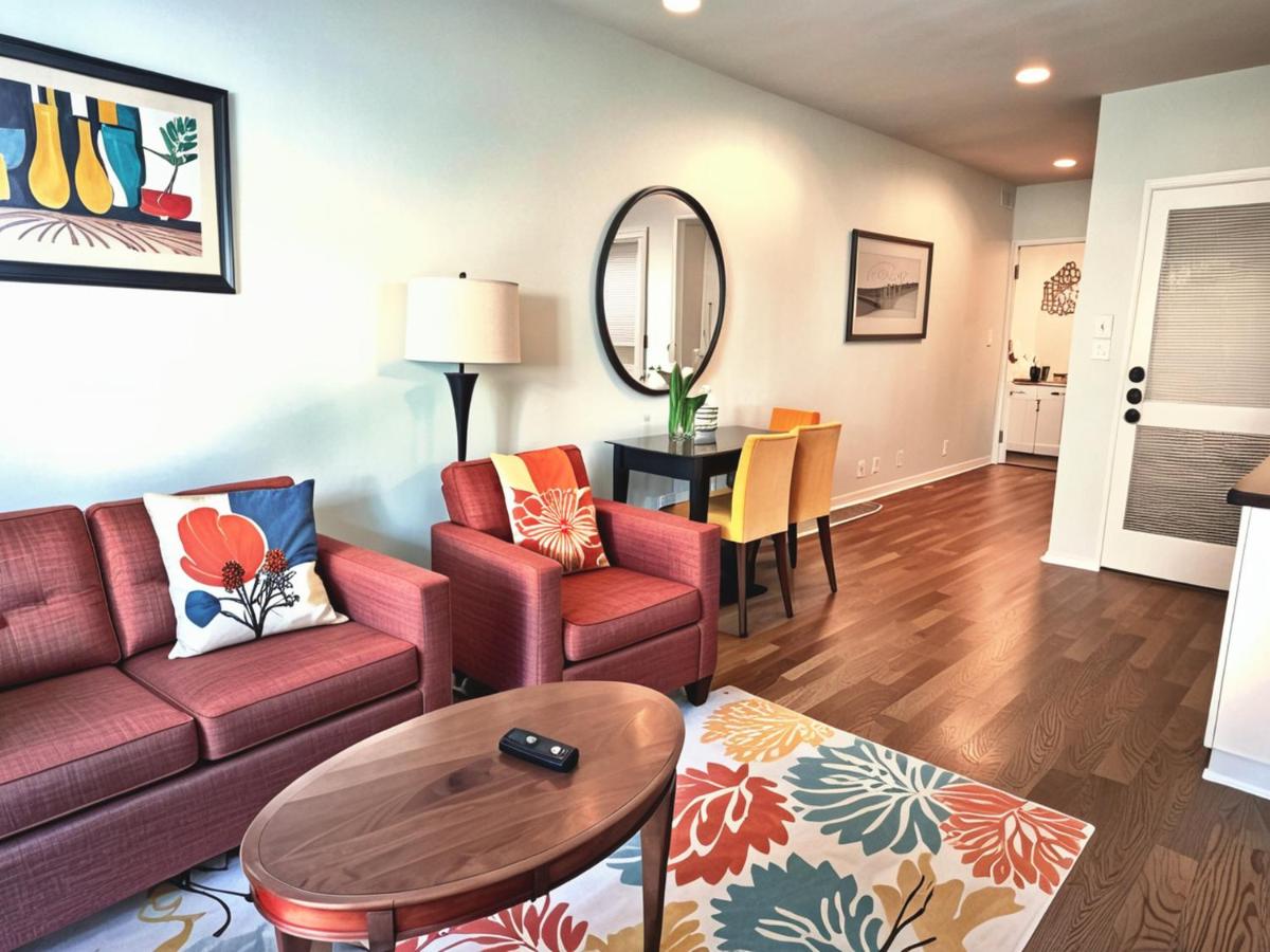 GORGEOUS Hollywood living - image 6