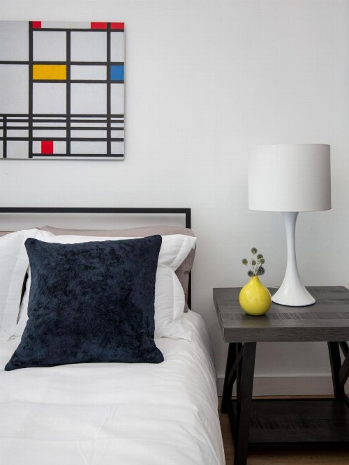 Minutes to Downtown and Elegant Studio - image 3
