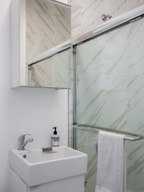 Minutes to Downtown and Elegant Studio - image 7