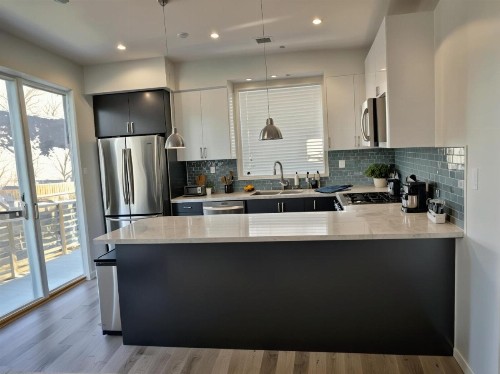 Hollywood Cosmopolitan Apartments - image 10