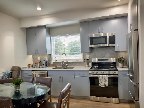 Hollywood Cosmopolitan Apartments - image 19