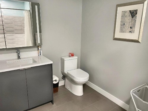 Hollywood Cosmopolitan Apartments - image 23