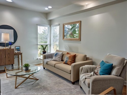 Hollywood Cosmopolitan Apartments - image 3