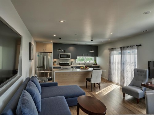 Hollywood Cosmopolitan Apartments - image 38