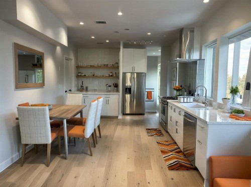 Hollywood Cosmopolitan Apartments - image 44