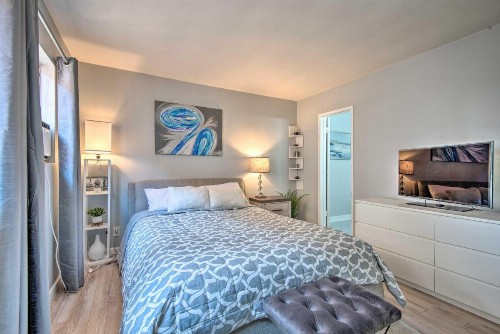 Chic Culver City Condo about 6 Miles to Venice Beach! - image 11