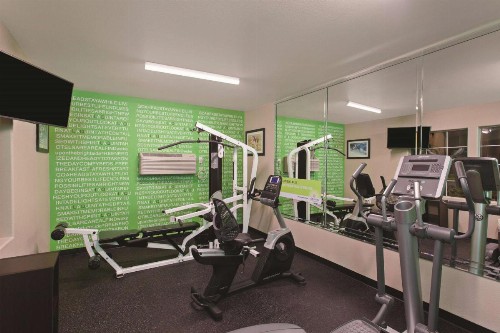 La Quinta by Wyndham Los Banos - image 10
