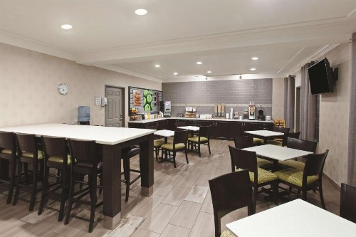 La Quinta by Wyndham Los Banos - image 24