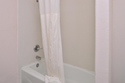 Americas Best Value Inn Los Banos - image 20