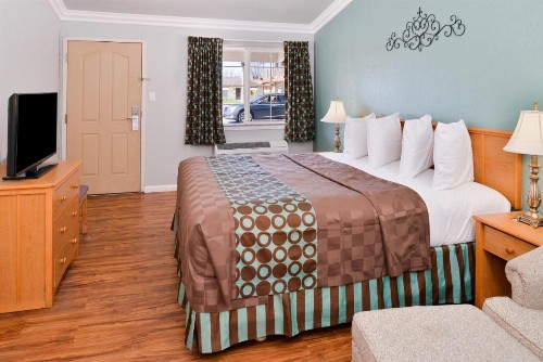 Americas Best Value Inn Los Banos - image 7