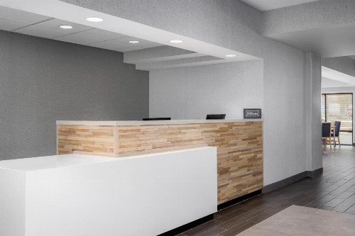Hampton Inn Louisville Airport Fair/Expo Center - image 12